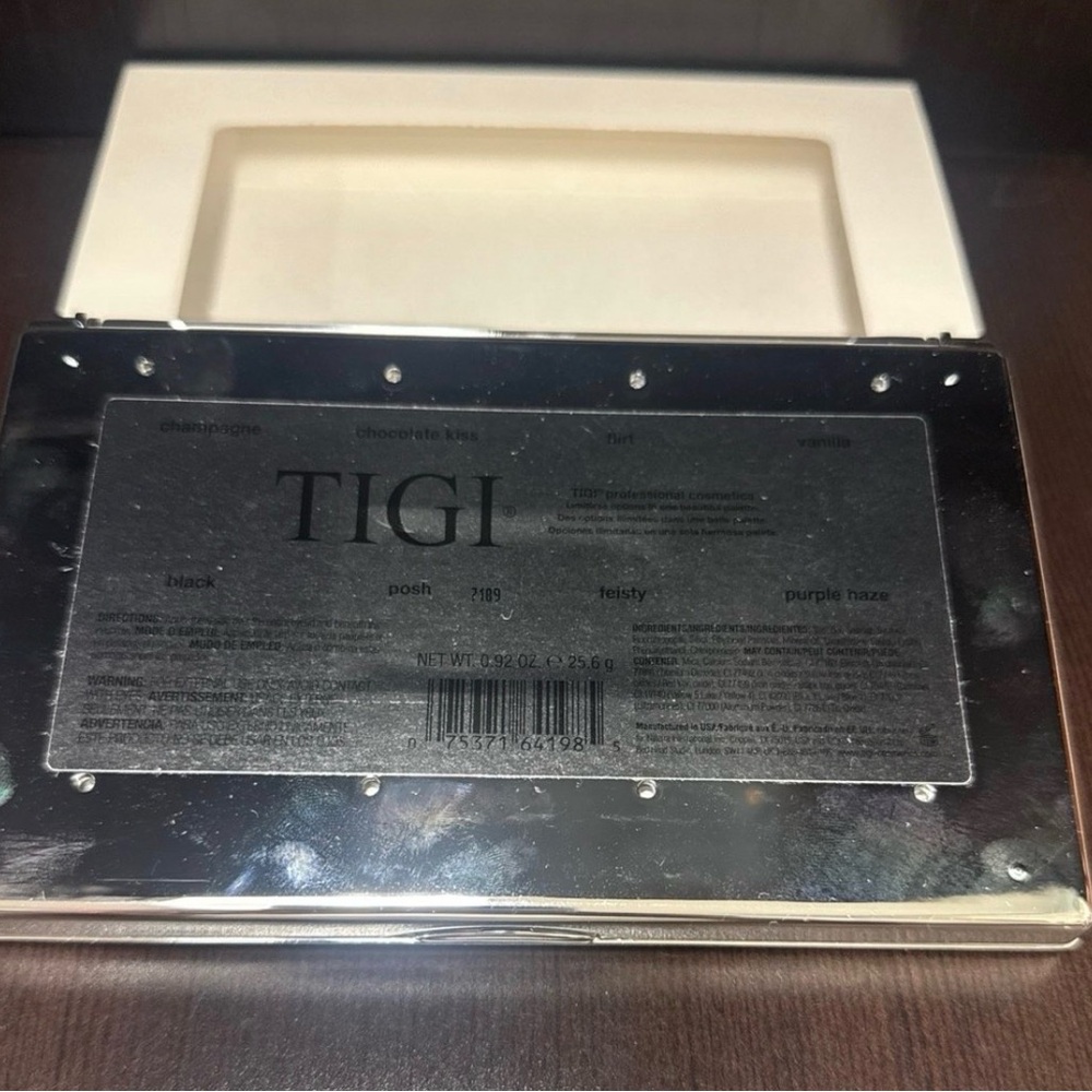 Tigi NEW 8 Colored Eye Shadow Pallet - Picture 3 of 3